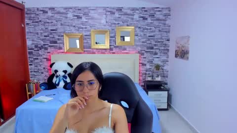 Mariana online show from January 2025 01:10:01 AM