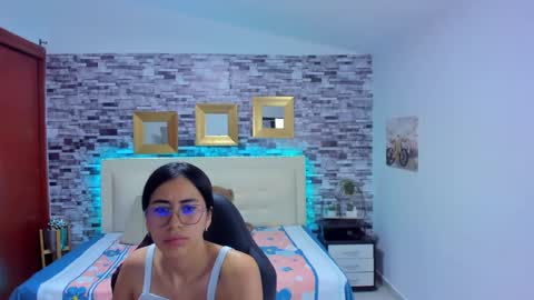 Mariana online show from January 2025 12:20:01 AM
