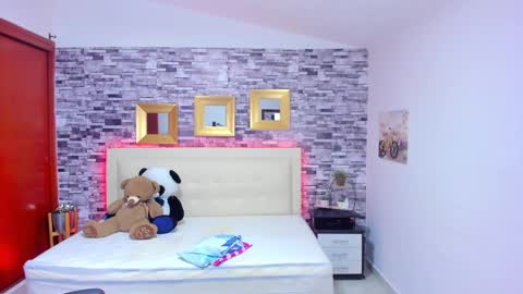 Mariana online show from February 2025 08:10:01 PM