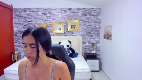 Mariana online show from March 2025 07:39:01 PM