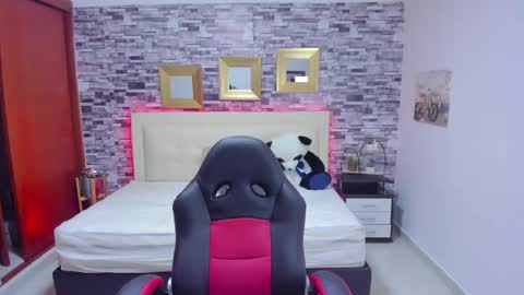 Mariana online show from March 2025 08:31:01 PM
