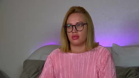 Snapshot of marianeumann chatting on October 2025 06:19:02 PM Maria online show from October 2025 06:19:02 PM