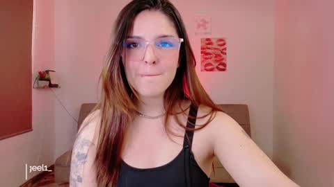 Snapshot of mariangeel_ chatting on January 2025 10:45:01 PM mariangeel_ online show from January 2025 10:45:01 PM