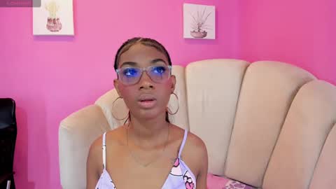 Snapshot of marianrosse chatting on September 2025 03:51:01 AM marianrosse online show from September 2025 03:51:01 AM