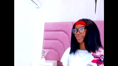 marianrosse online show from November 2025 07:48:02 PM