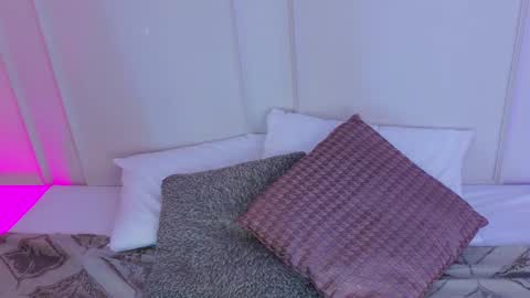 Maria Pettit online show from September 2025 12:21:02 PM