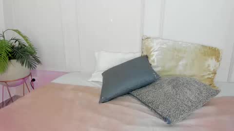 Snapshot of mariapettit chatting on March 2026 12:11:01 PM Maria Pettit online show from March 2026 12:11:01 PM