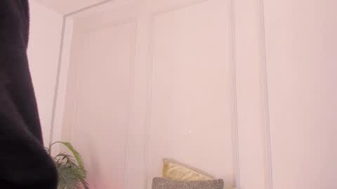 Snapshot of mariapettit chatting on March 2026 01:00:01 PM Maria Pettit online show from March 2026 01:00:01 PM