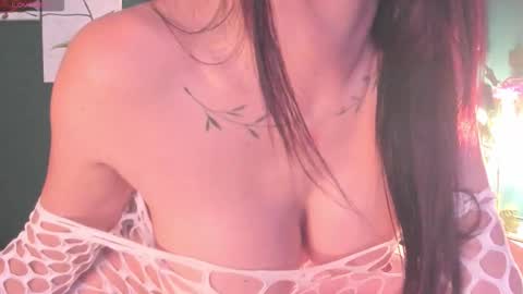 Theressa online show from September 2025 12:32:02 PM