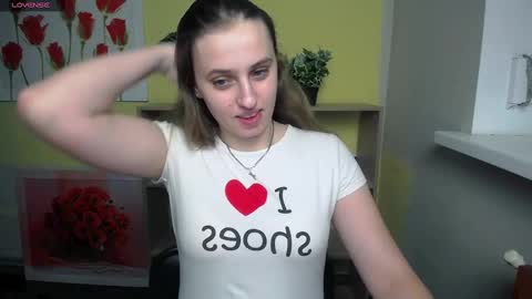 Snapshot of mariatess_ chatting on December 2024 02:16:02 PM Mariia online show from December 2024 02:16:02 PM
