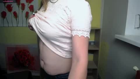 Snapshot of mariatess_ chatting on December 2024 01:27:02 PM Mariia online show from December 2024 01:27:02 PM