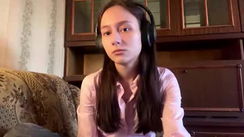 Lois online show from March 2026 02:12:02 PM