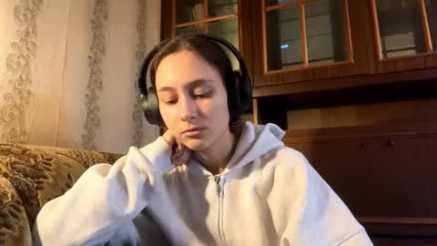 Lois online show from March 2026 01:04:02 PM