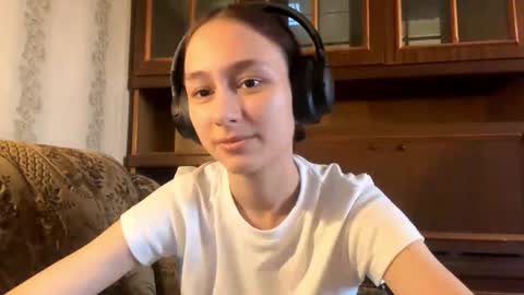 Lois online show from March 2026 01:37:02 PM