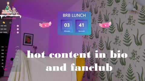 Snapshot of marie_diaze chatting on December 2024 08:26:01 AM Marie LEAVE YOUR WITH ME online show from December 2024 08:26:01 AM