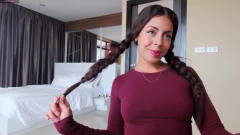 Marie online show from October 2025 08:09:02 AM