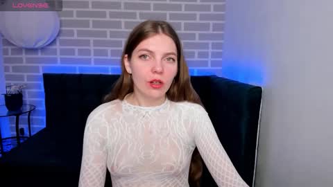 Snapshot of marie_reyes_ chatting on October 2025 01:42:02 AM Mary 3 online show from October 2025 01:42:02 AM