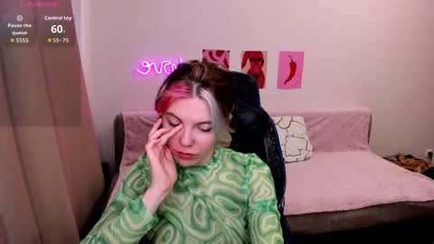 Snapshot of marie_reyes_ chatting on March 2026 03:45:02 AM Mary 3 online show from March 2026 03:45:02 AM