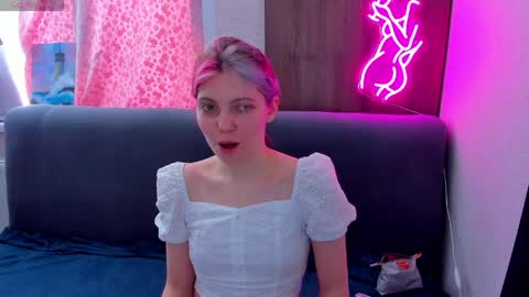 Snapshot of marie_reyes_ chatting on March 2026 08:04:01 AM Mary 3 online show from March 2026 08:04:01 AM