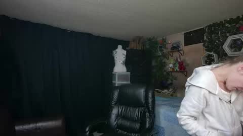 Snapshot of mariewaters chatting on May 2026 02:31:01 AM Marie Ann Waters online show from May 2026 02:31:01 AM