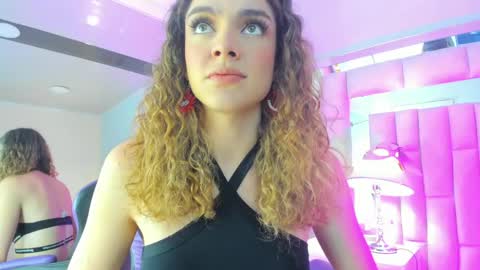 mariiahneedles online show from April 2026 09:52:01 PM
