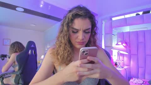 mariiahneedles online show from May 2026 07:52:02 PM