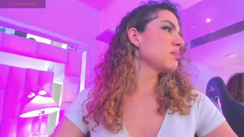 mariiahneedles online show from May 2026 08:16:02 PM