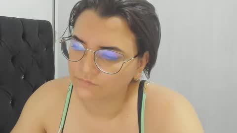 Snapshot of marilyn_garcia chatting on December 2024 01:34:02 PM MARILYN SEXY online show from December 2024 01:34:02 PM