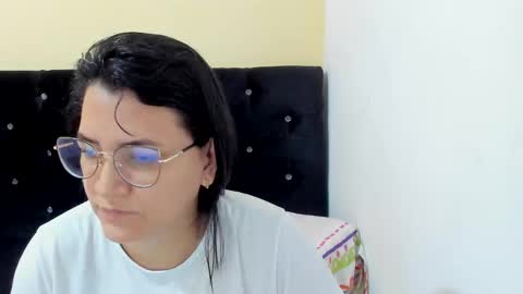 Snapshot of marilyn_garcia chatting on January 2025 03:45:01 PM MARILYN SEXY online show from January 2025 03:45:01 PM