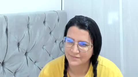 Snapshot of marilyn_garcia chatting on January 2025 04:40:01 PM MARILYN SEXY online show from January 2025 04:40:01 PM
