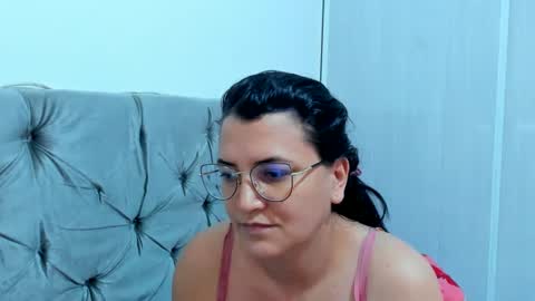 Snapshot of marilyn_garcia chatting on January 2025 03:51:02 PM MARILYN SEXY online show from January 2025 03:51:02 PM