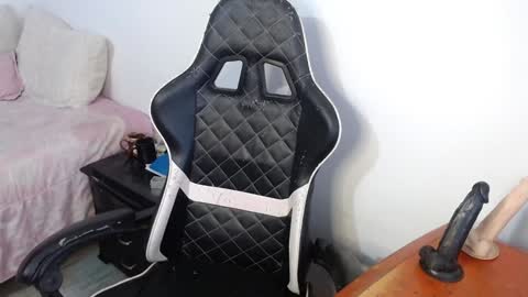 Snapshot of marilyn_lil chatting on January 2025 07:49:01 AM Marilyn online show from January 2025 07:49:01 AM