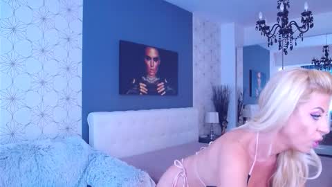 Snapshot of marimais chatting on September 2025 06:52:02 AM Mary Mais online show from September 2025 06:52:02 AM