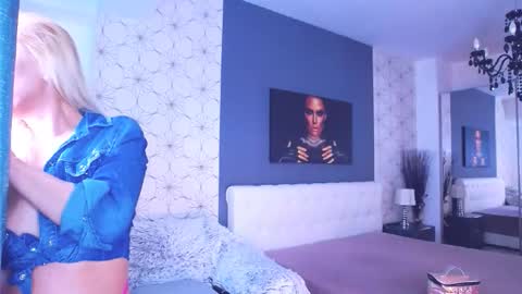 Snapshot of marimais chatting on October 2025 07:17:01 AM Mary Mais online show from October 2025 07:17:01 AM