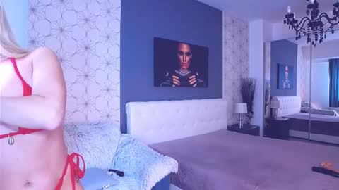 Snapshot of marimais chatting on December 2025 08:10:02 AM Mary Mais online show from December 2025 08:10:02 AM