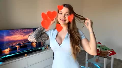 Mia online show from November 2025 09:43:01 AM