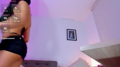 marinelaveau online show from November 2025 11:37:01 PM