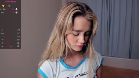 Snapshot of marionfuuller chatting on December 2024 06:10:02 AM Alivia. online show from December 2024 06:10:02 AM
