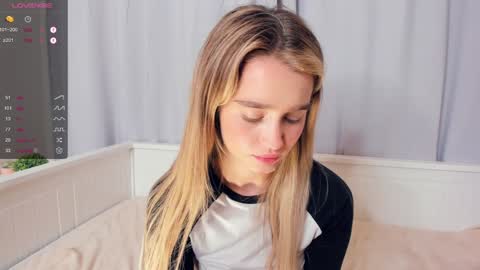 Snapshot of marionfuuller chatting on December 2024 12:15:02 PM Alivia. online show from December 2024 12:15:02 PM
