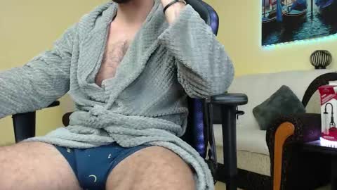 Snapshot of marioslim chatting on December 2024 04:48:02 PM marioslim online show from December 2024 04:48:02 PM