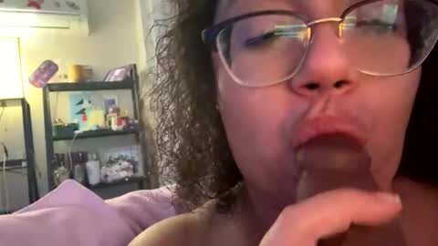 Snapshot of mariposa990 chatting on May 2026 03:13:01 AM mariposa990 online show from May 2026 03:13:01 AM