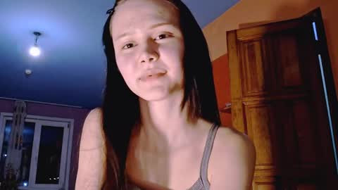 Snapshot of marismiler chatting on April 2026 01:41:01 PM Mari online show from April 2026 01:41:01 PM