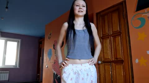 Snapshot of marismiler chatting on April 2026 11:21:02 AM Mari online show from April 2026 11:21:02 AM