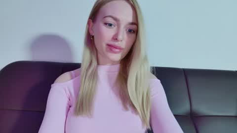 Snapshot of mariwell chatting on May 2026 07:37:02 PM mariwell online show from May 2026 07:37:02 PM