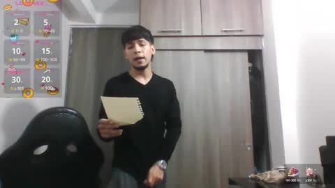 Snapshot of mark_rut chatting on February 2025 10:44:02 PM MODEL Mark Rut online show from February 2025 10:44:02 PM