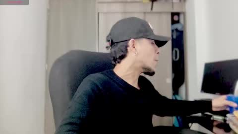 Snapshot of mark_rut chatting on March 2025 05:42:02 AM MODEL Mark Rut online show from March 2025 05:42:02 AM