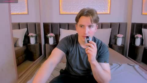 Mark online show from November 2025 01:00:02 PM