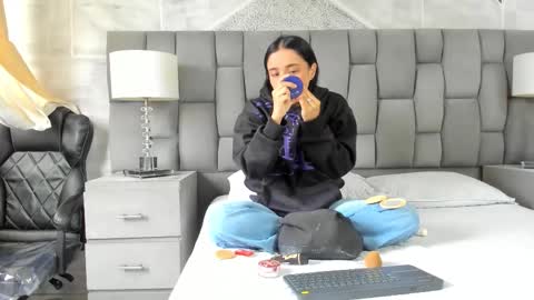 markandphilip  online show from October 2025 12:13:02 PM