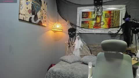 markbowie online show from October 2025 11:57:02 AM