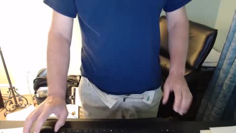 Snapshot of markinwest chatting on October 2025 04:14:02 PM MarkinWest online show from October 2025 04:14:02 PM